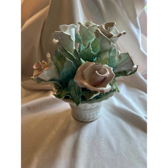 Hand painted, glazed Ceramic Flower Arrangement - Picture 1 of 10